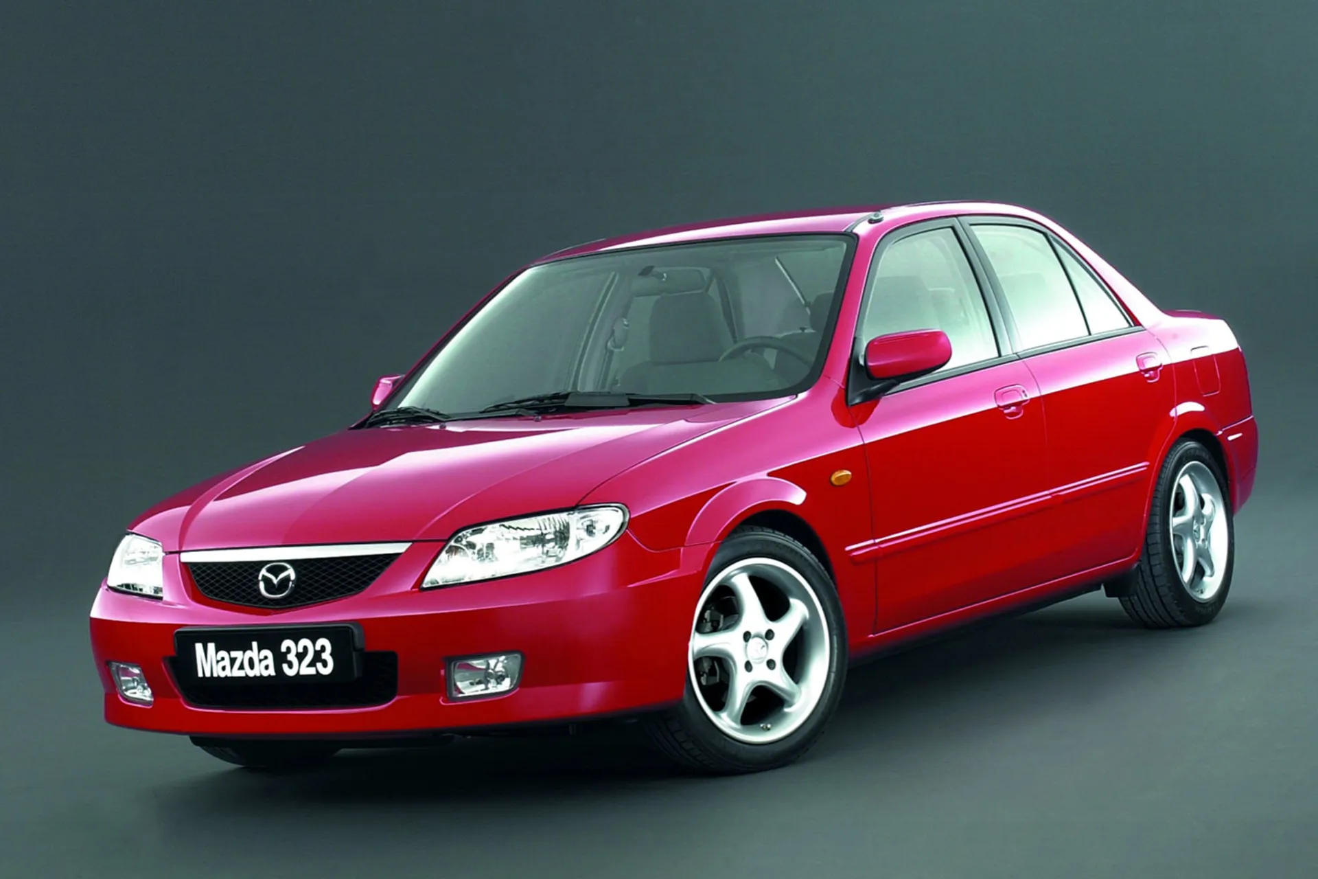 لاستیک مزدا 323